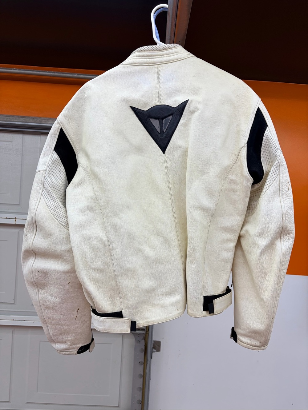 Dainese White Perforated Leather Motorcycle Jacket – Size 56 (Men’s XL) - Picture 2 of 3